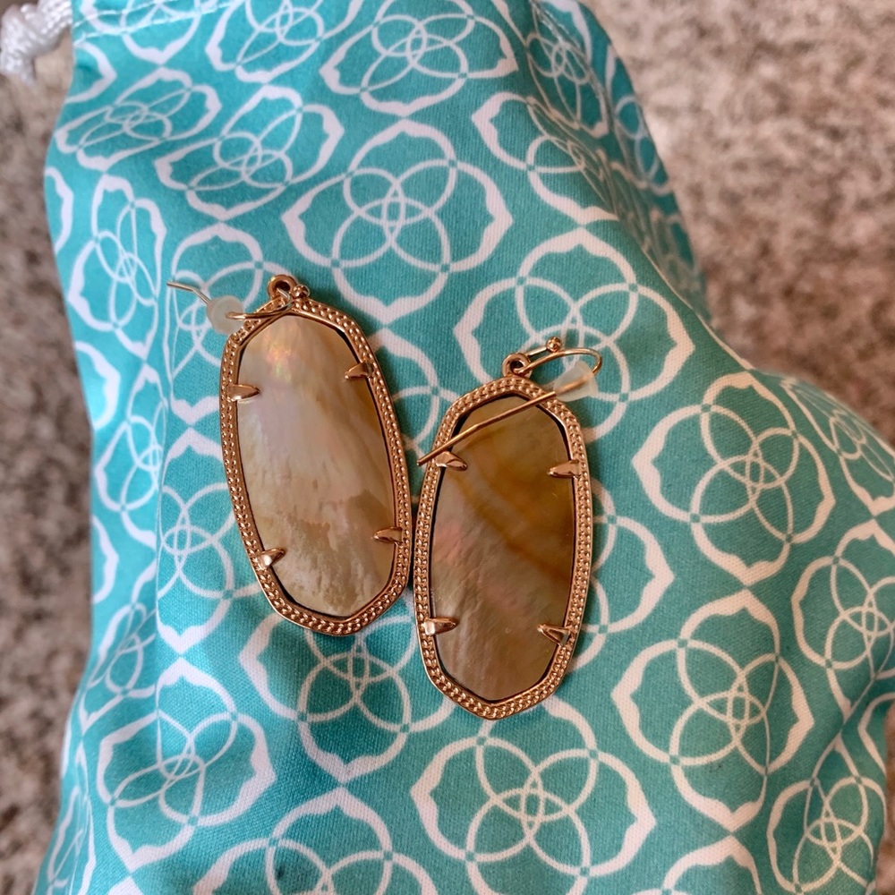 Kendra Scott Elle earrings